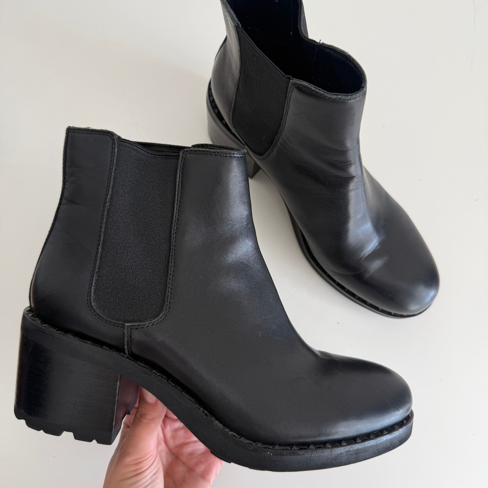 Ash Chelsea Boots Womens 9.5 Black Leather Chunky Lug Sole Ankle Booties EU 40